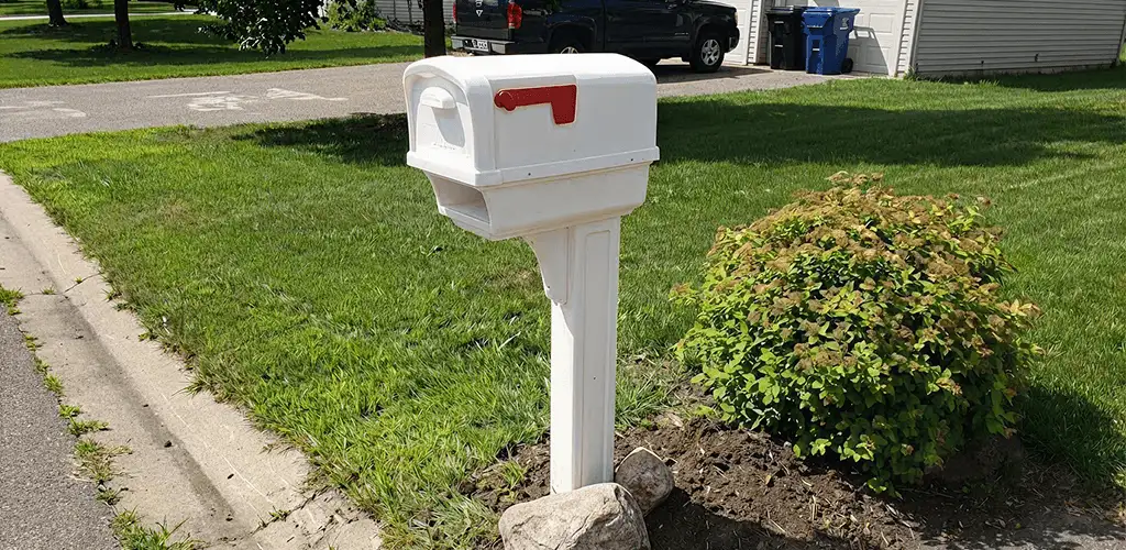 Mailbox installation for a residential curbside mailbox in Houston, TX